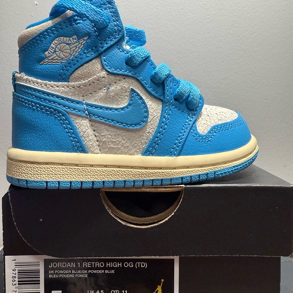 Jordan Kids Retro High OG Powder Blue Sneakers